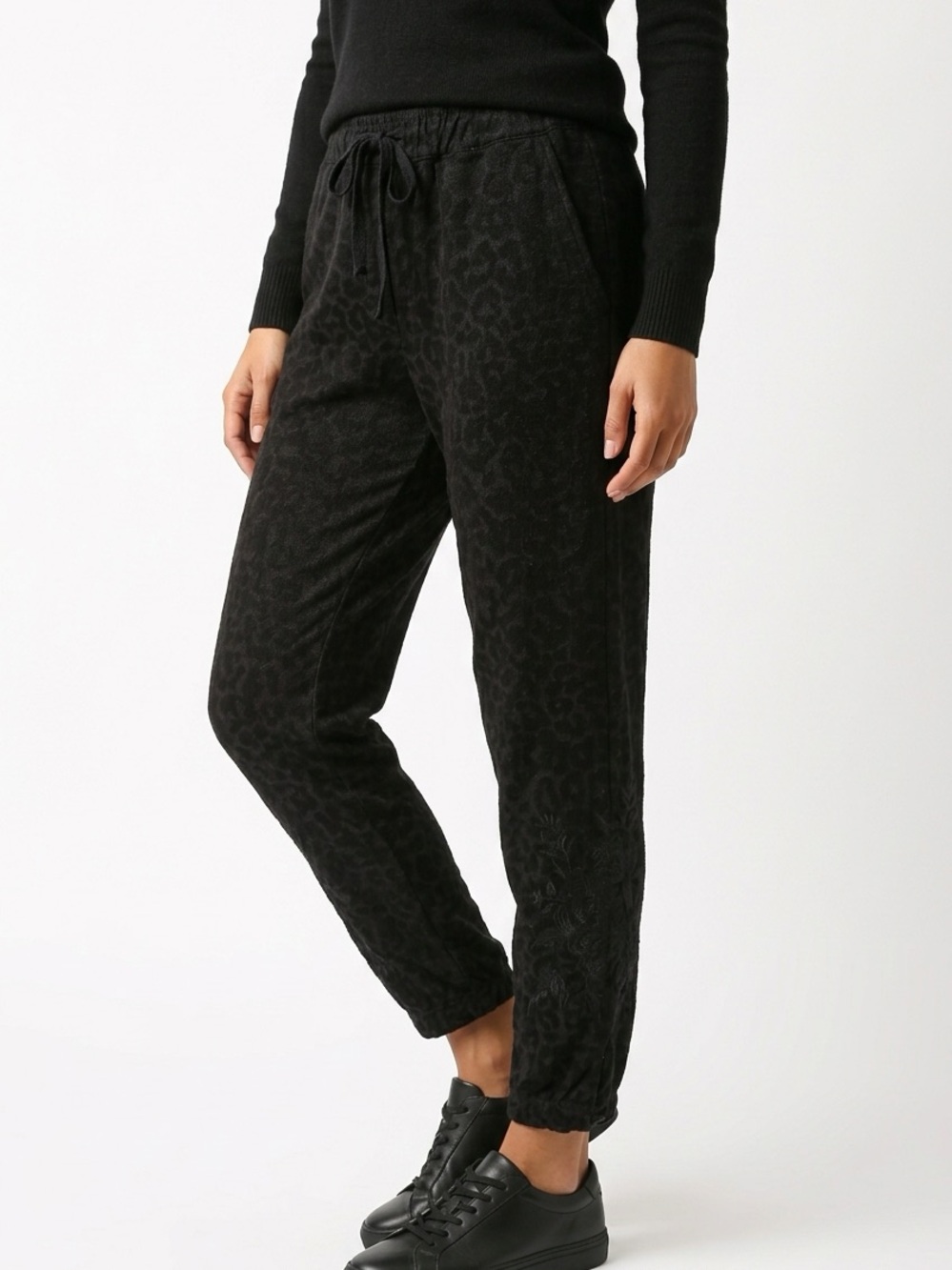 JOHNNY WAS WORKSHOP | Black Leopard Embroidered Jogger Pants Women’s Size Small